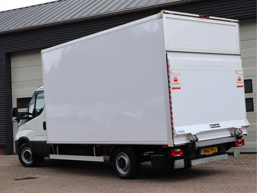 47536445-2.jpg