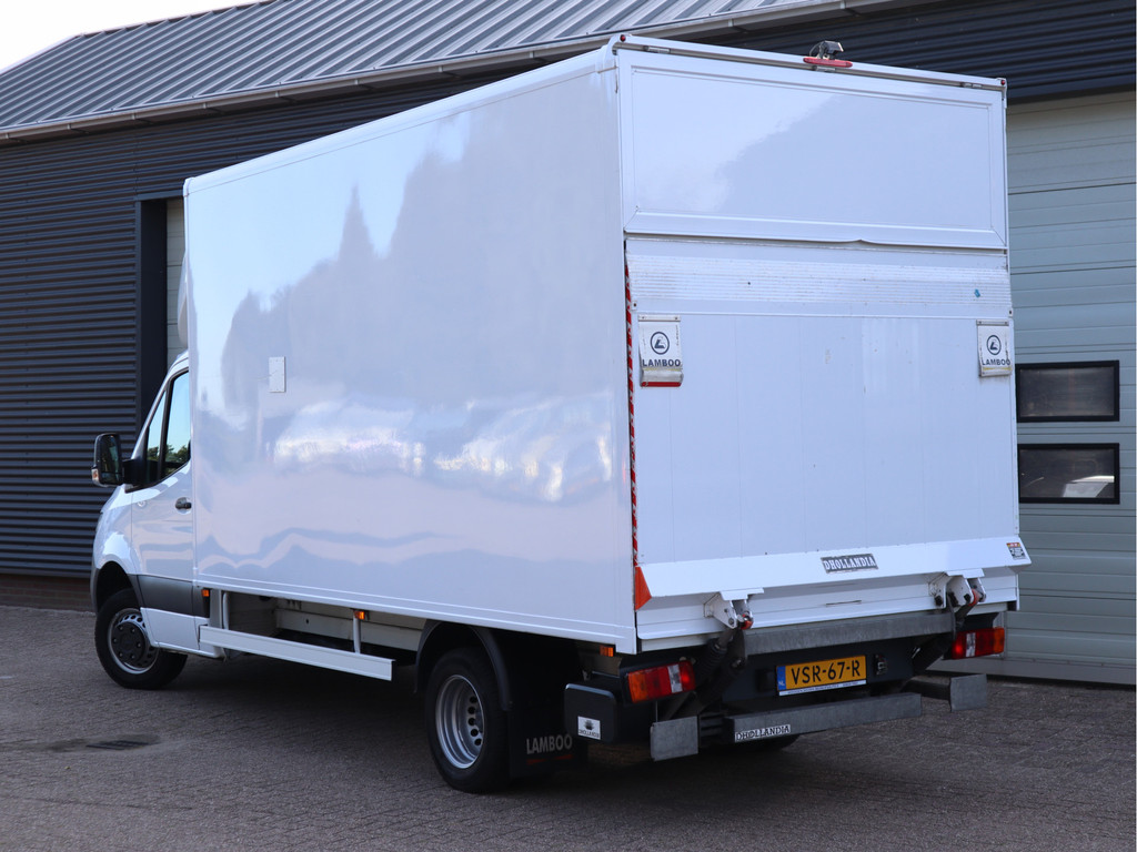 47864237-2.jpg